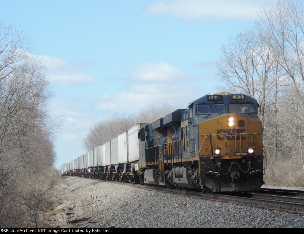 CSX 868 on I002